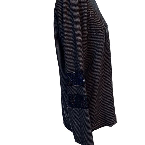 Blumin  ||  Dark Gray long sleeve t-shirt with embellishments on the sleeves. - Picture 3 of 6